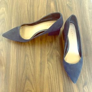 Zara navy faux suede block heels